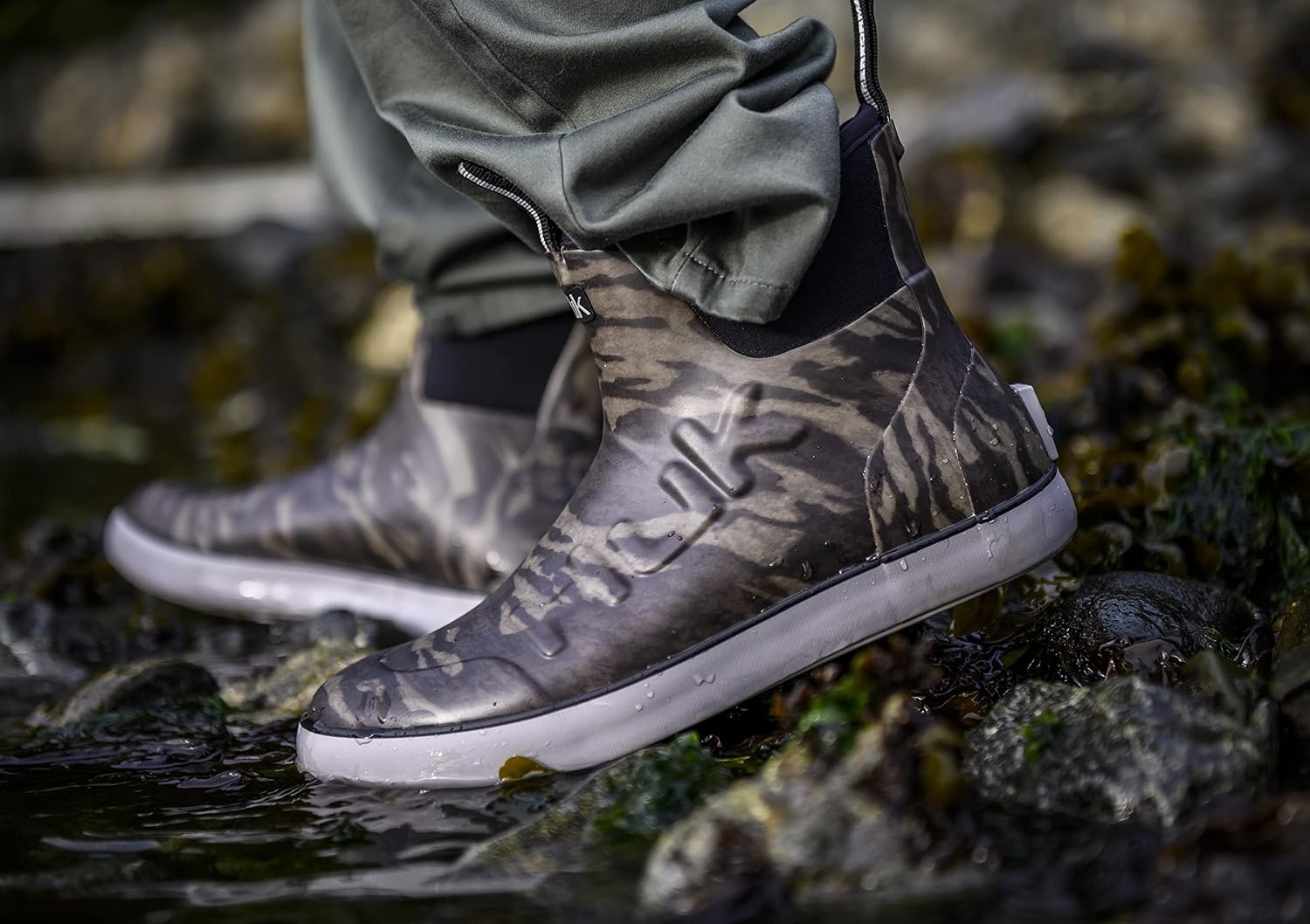 image:imageHUK mens Rogue Wave Shoe Highperformance Fishing amp Deck BootHuk Blue