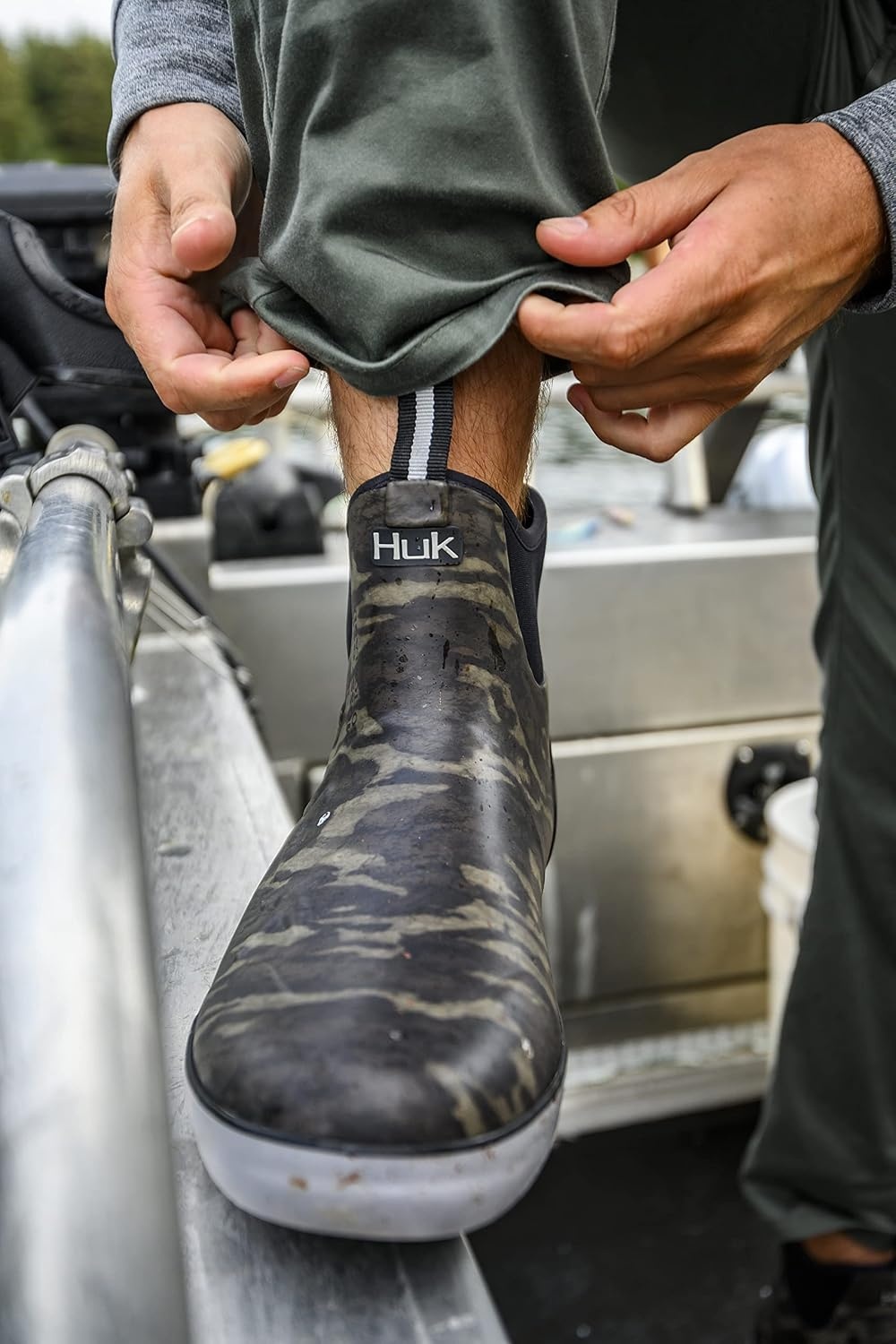 image:imageHUK mens Rogue Wave Shoe Highperformance Fishing amp Deck BootMossy Oak Bottomland Grey Logo